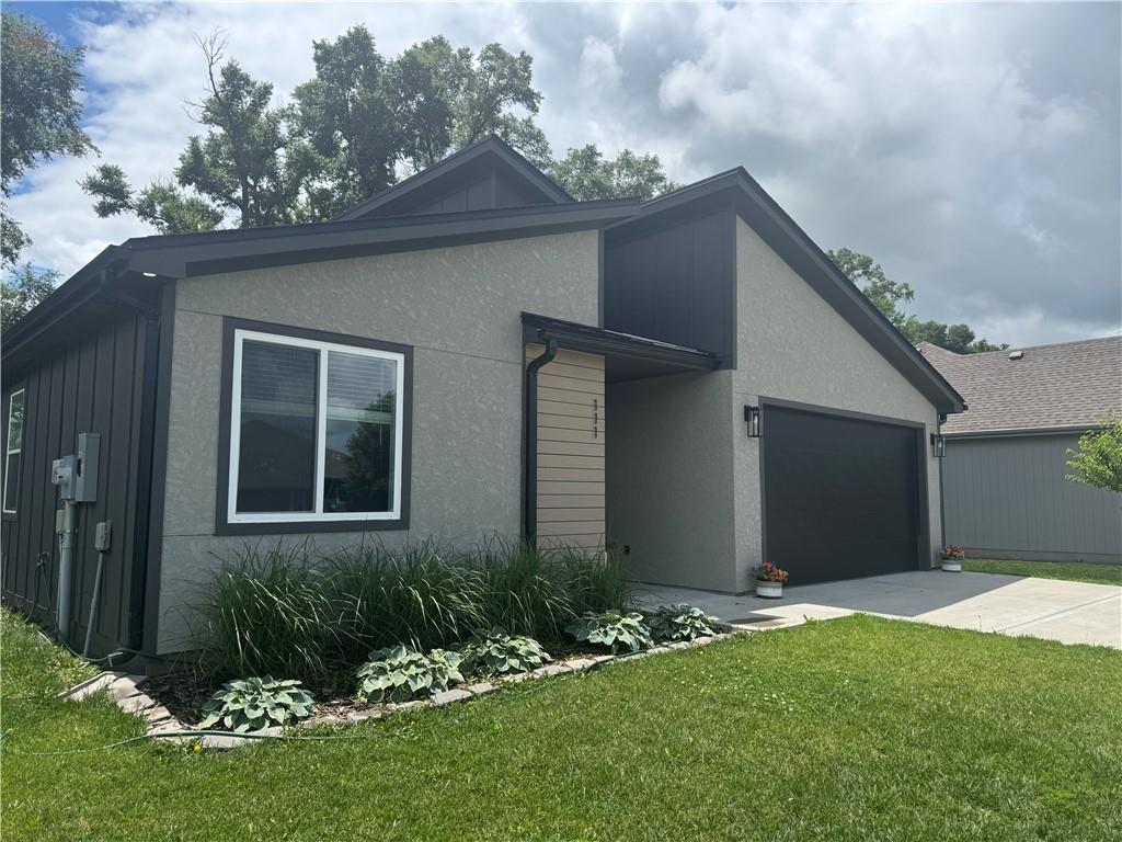 111 W 16th Terrace, Eudora, KS 66025