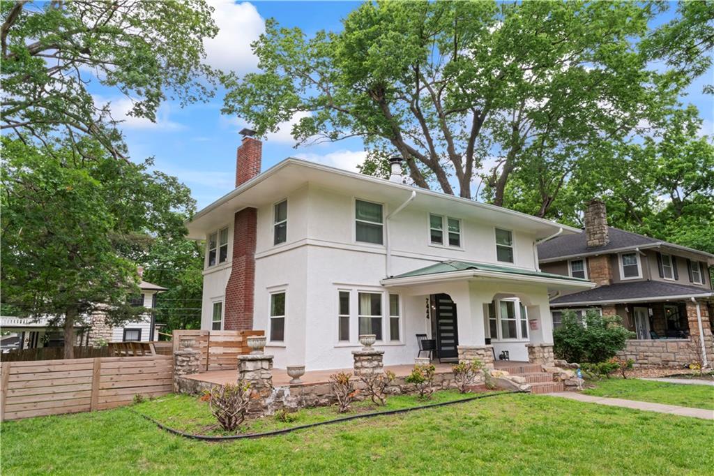 7444 Summit Street, Kansas City, MO 64114