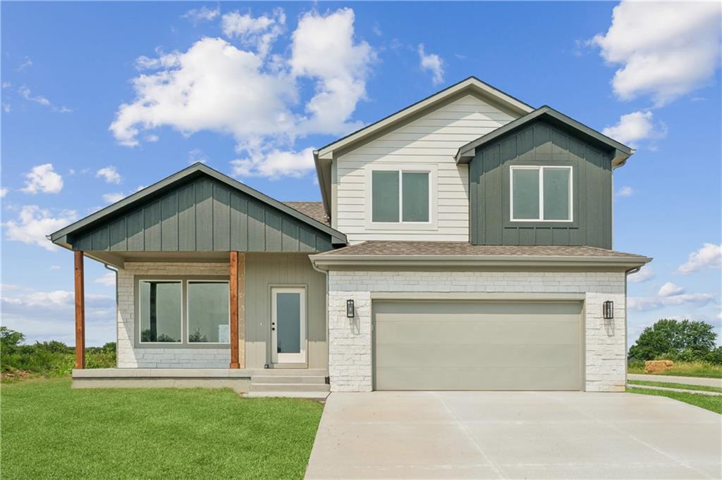 2200 SE Oak Ridge Drive, Oak Grove, MO 64075