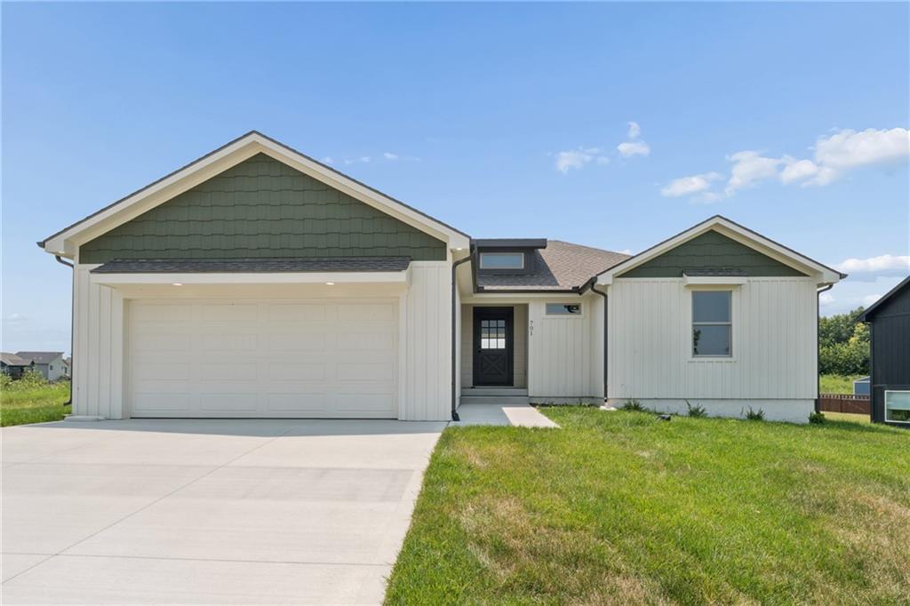 701 SE 21st Street, Oak Grove, MO 64075