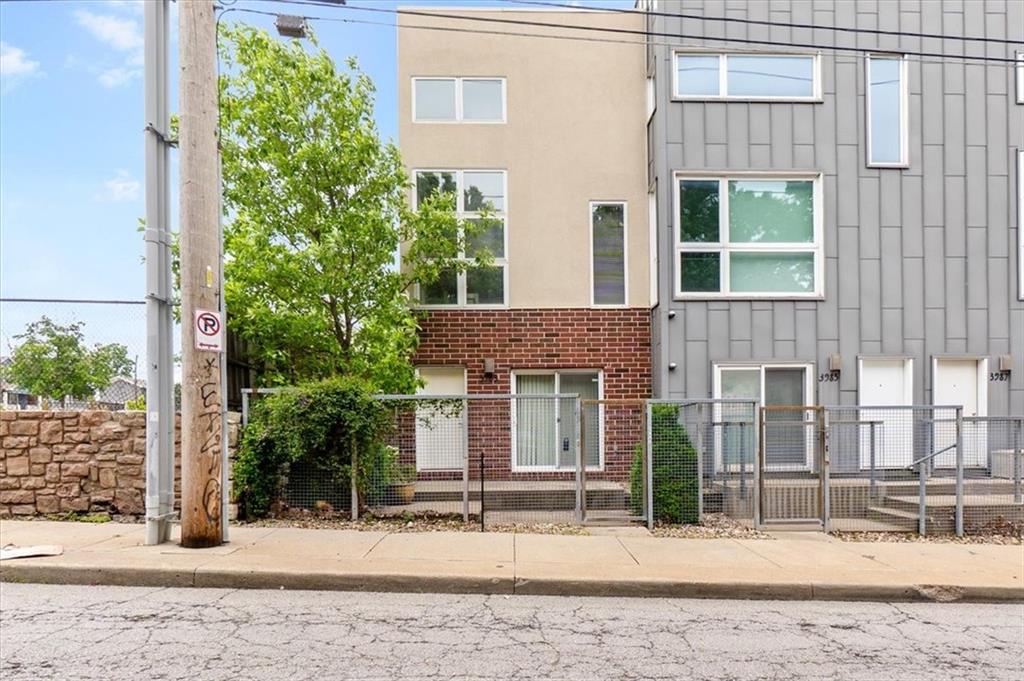 3983 PENNSYLVANIA Avenue, Kansas City, MO 64111