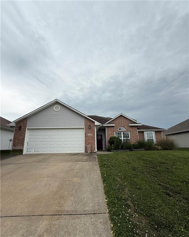 732 Iron Horse Drive, Warrensburg, MO 64093