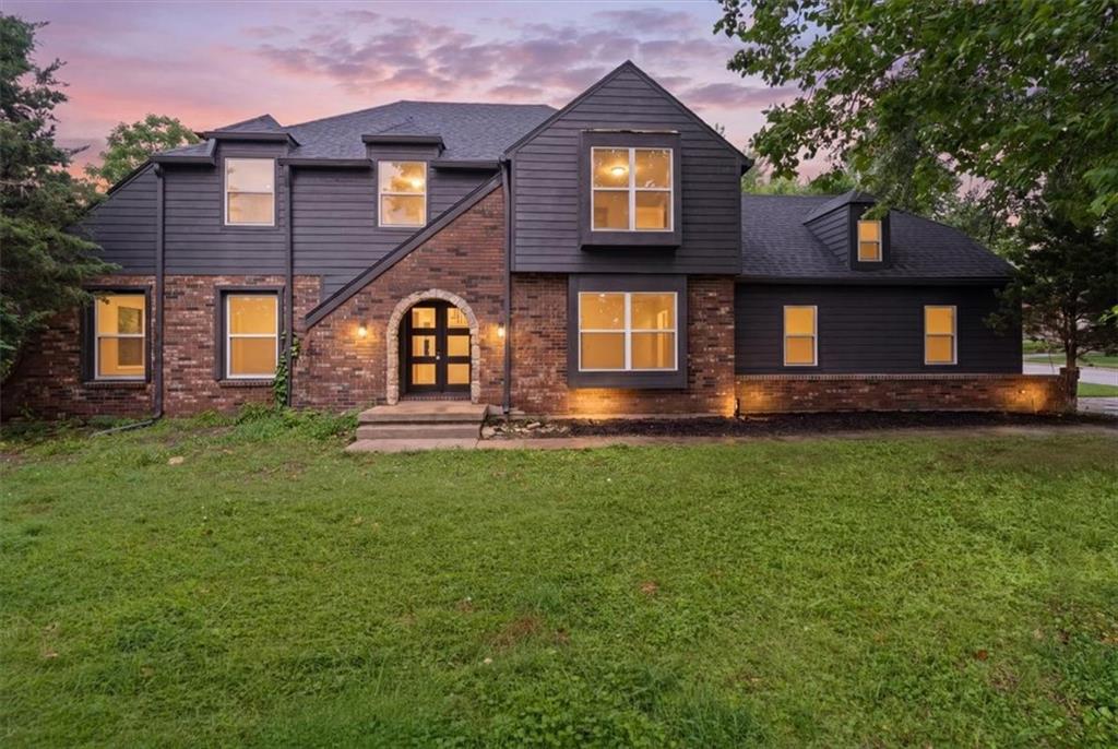 307 S Sunset Lane, Raymore, MO 64083
