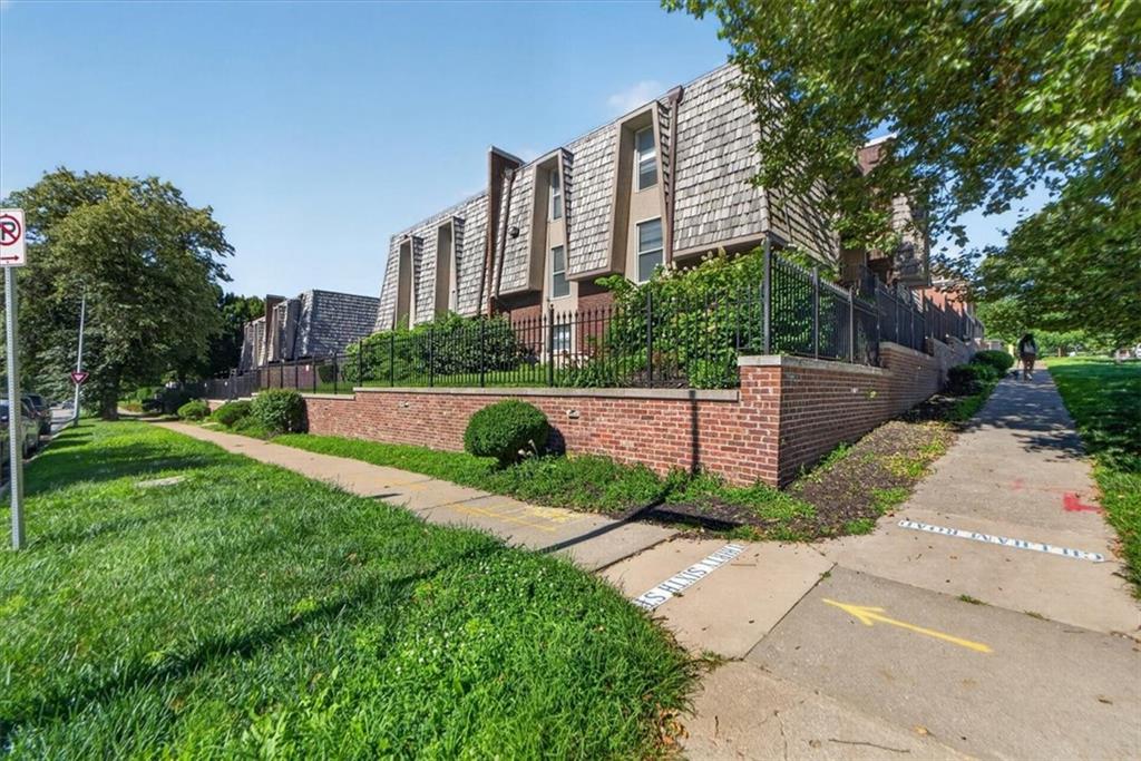 3608 Gillham Road, Kansas City, MO 64111