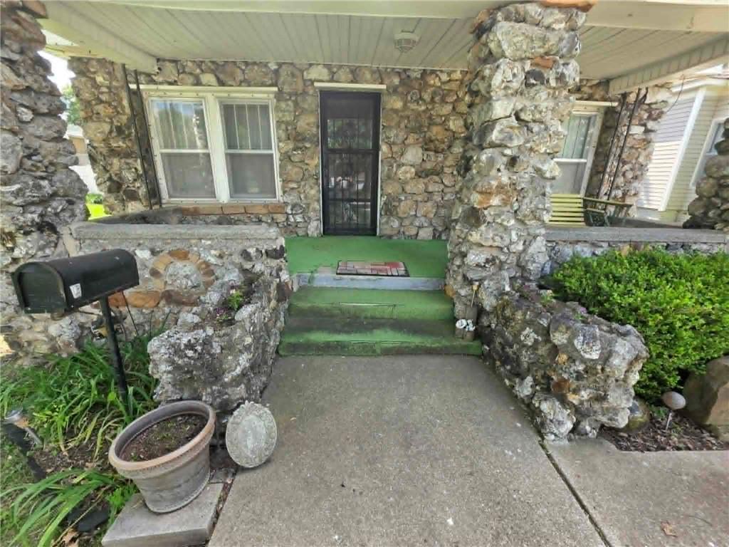 527 S Kansas Avenue, Columbus, KS 66725