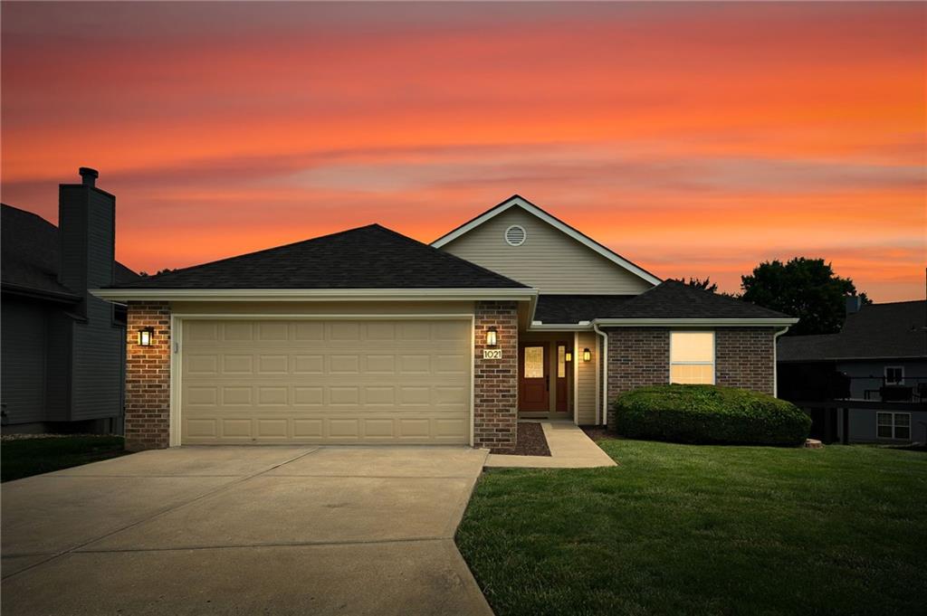 1021 SW 8TH Street, Lee's Summit, MO 64081