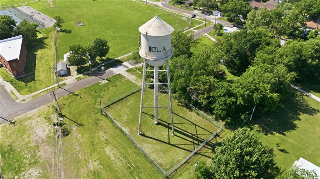 307 N Elm Street, Iola, KS 66749