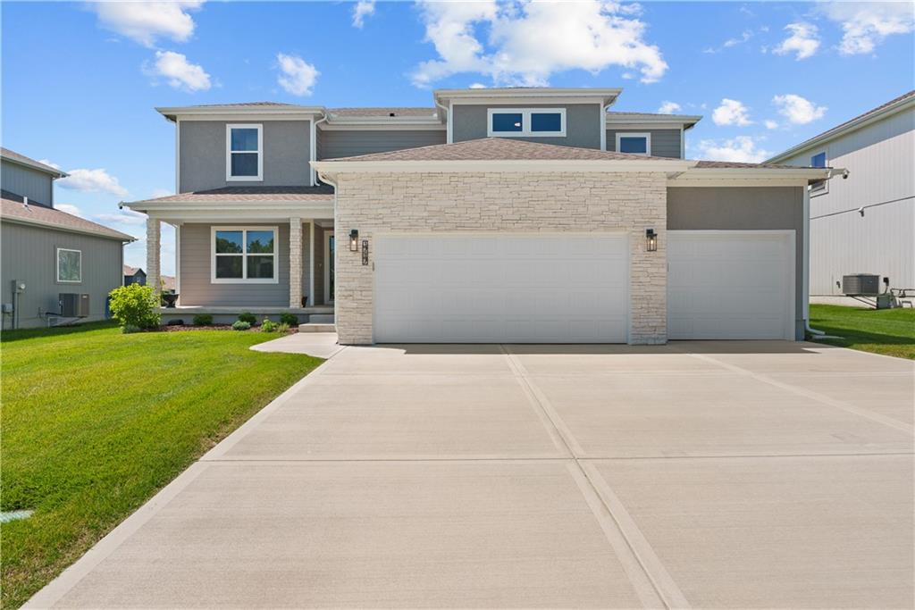 1717 SW Hightown Drive, Lee's Summit, MO 64082