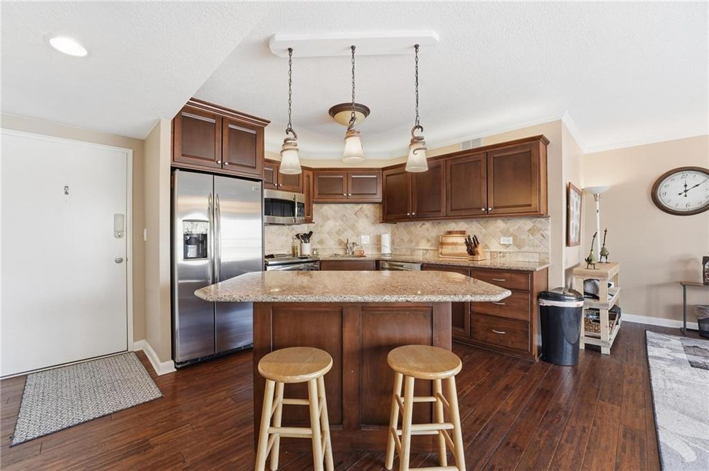 310 W 49th Street, Kansas City, MO 64112