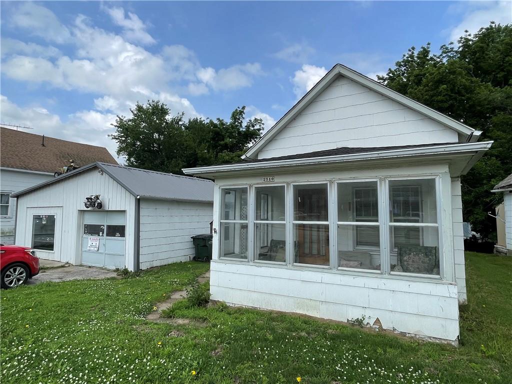 2510 S 4th Street, Leavenworth, KS 66048