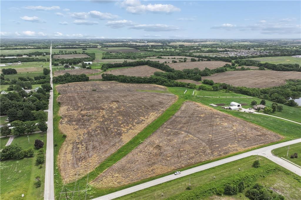 19411 S Ridgeview Road, Spring Hill, KS 66083
