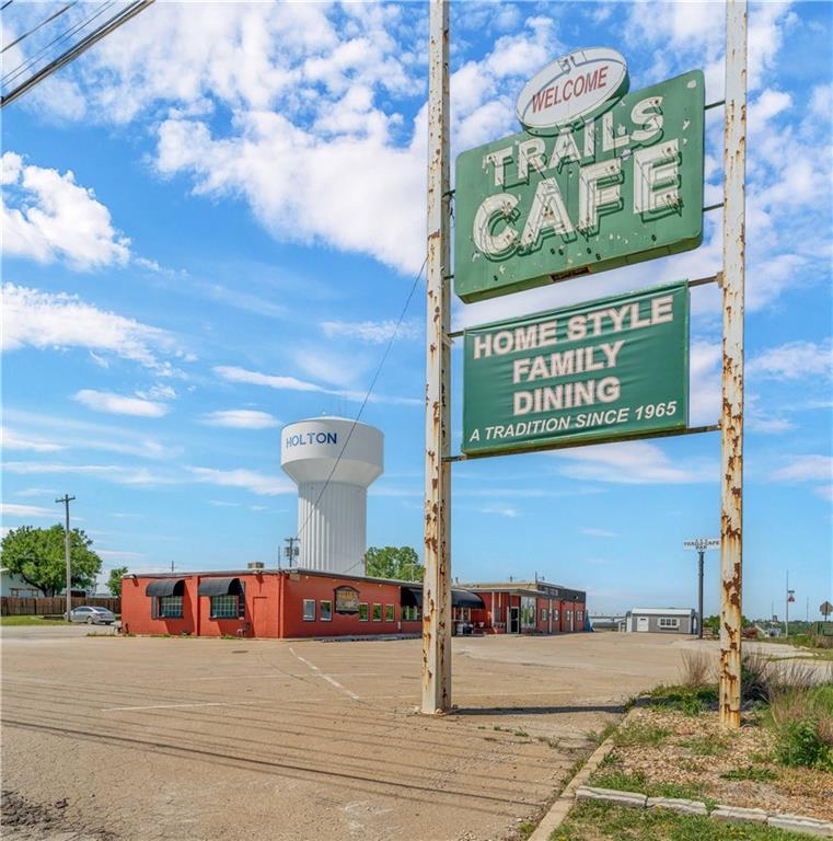 601 Arizona Avenue, Holton, KS 66436