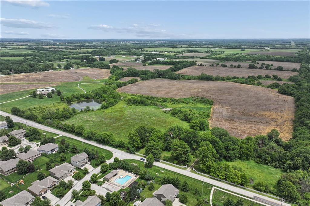 19411 S Ridgeview Road, Spring Hill, KS 66083