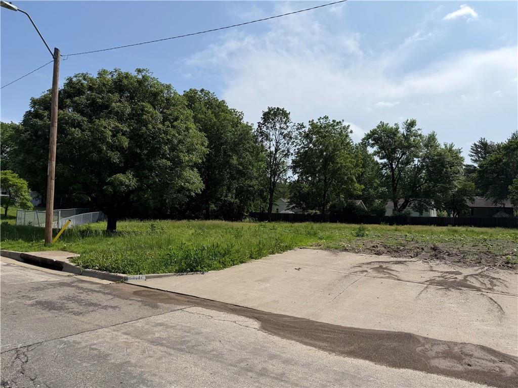 8821 Jarboe Street, Kansas City, MO 64114