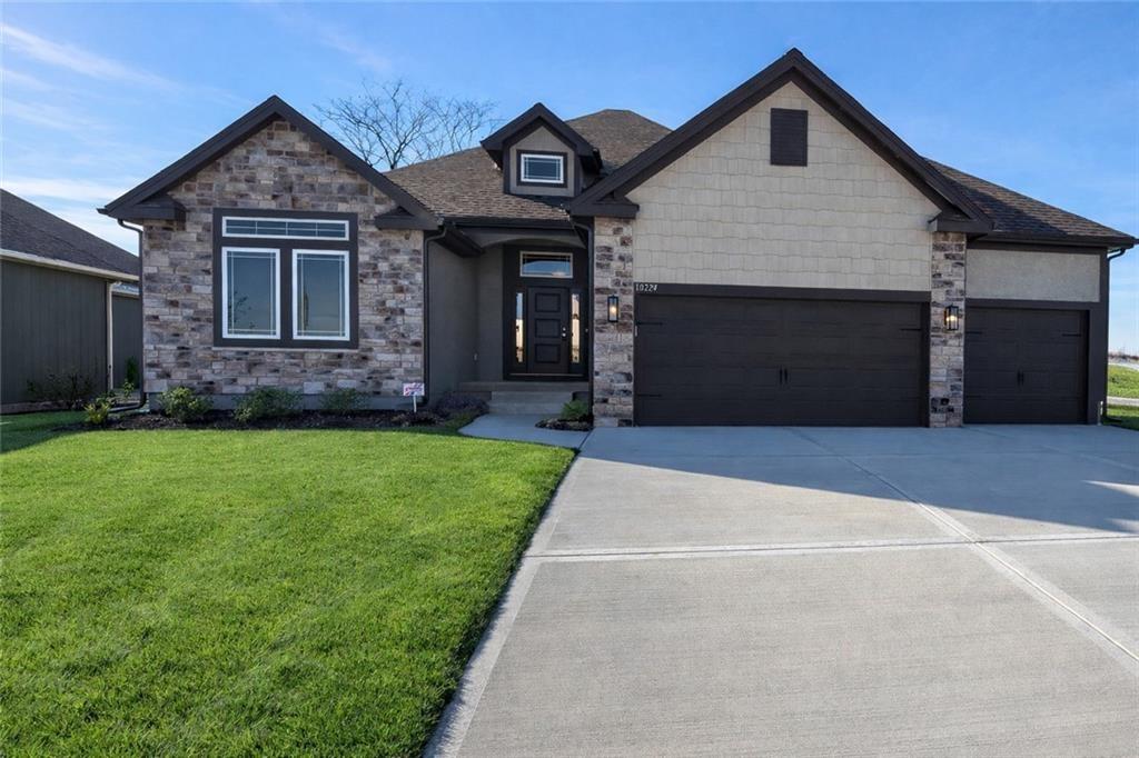 10130 N Winchester Avenue, Kansas City, MO 64156