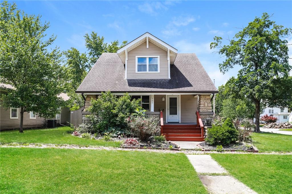 701 E Peoria Street, Paola, KS 66071
