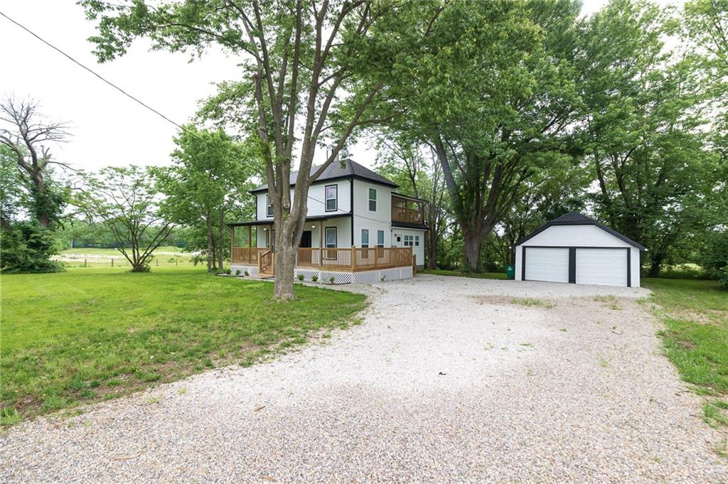 21195 S Woodland Road, Spring Hill, KS 66083