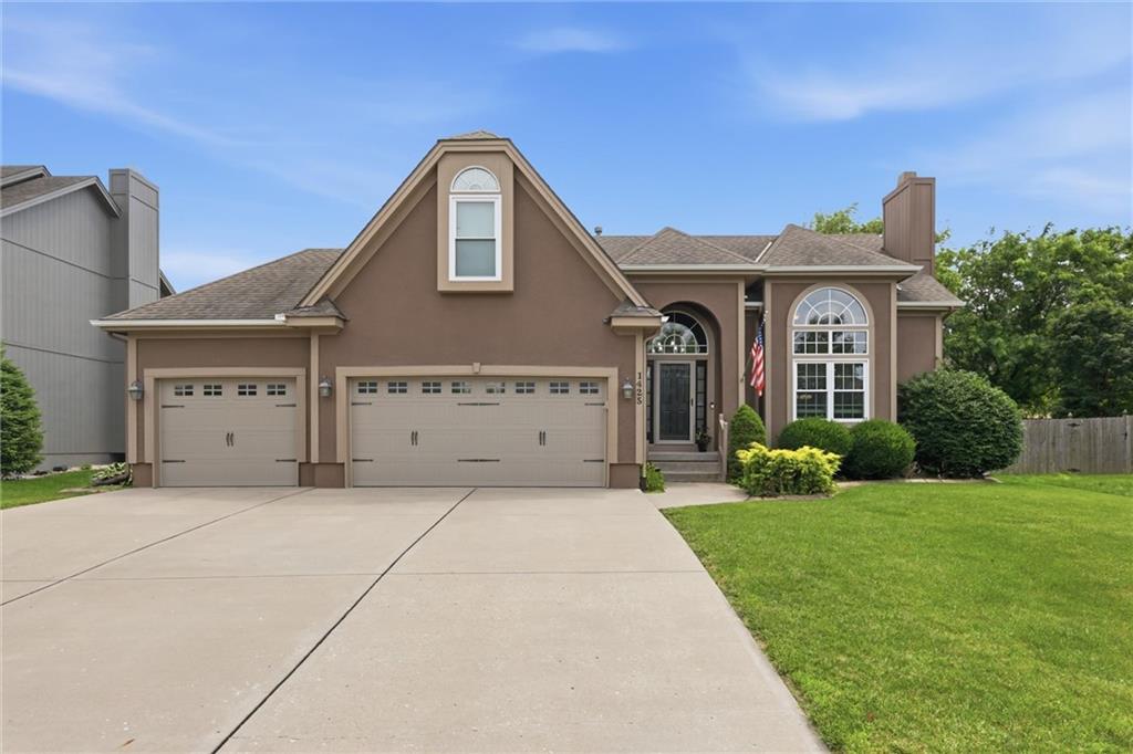 1425 SW 44th Street, Lee's Summit, MO 64082