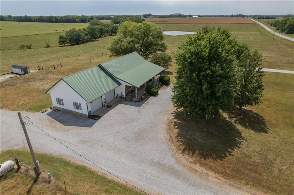 674 V Highway, Lamar, MO 64759
