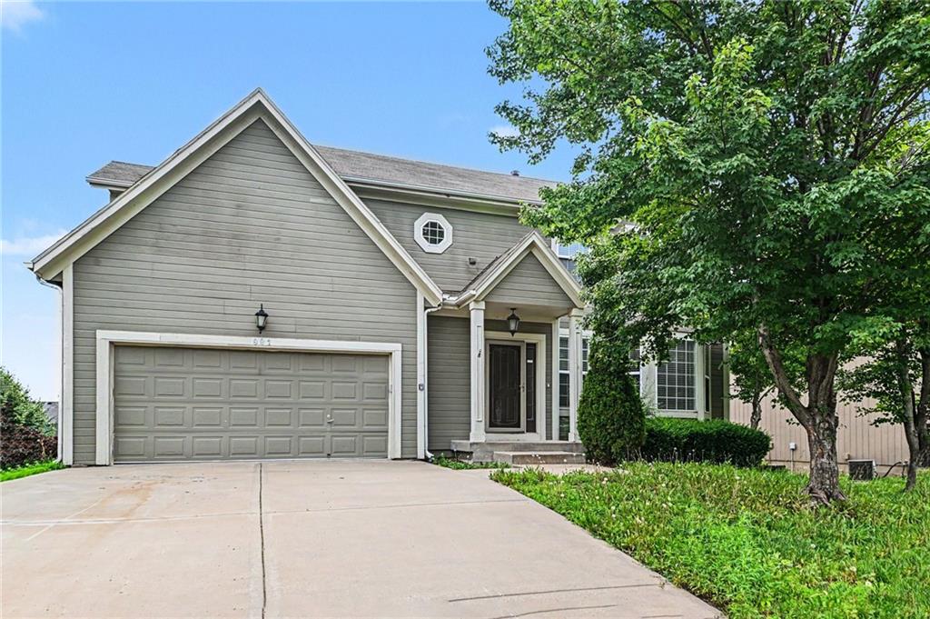 891 S Clearwater Creek Drive, Olathe, KS 66061