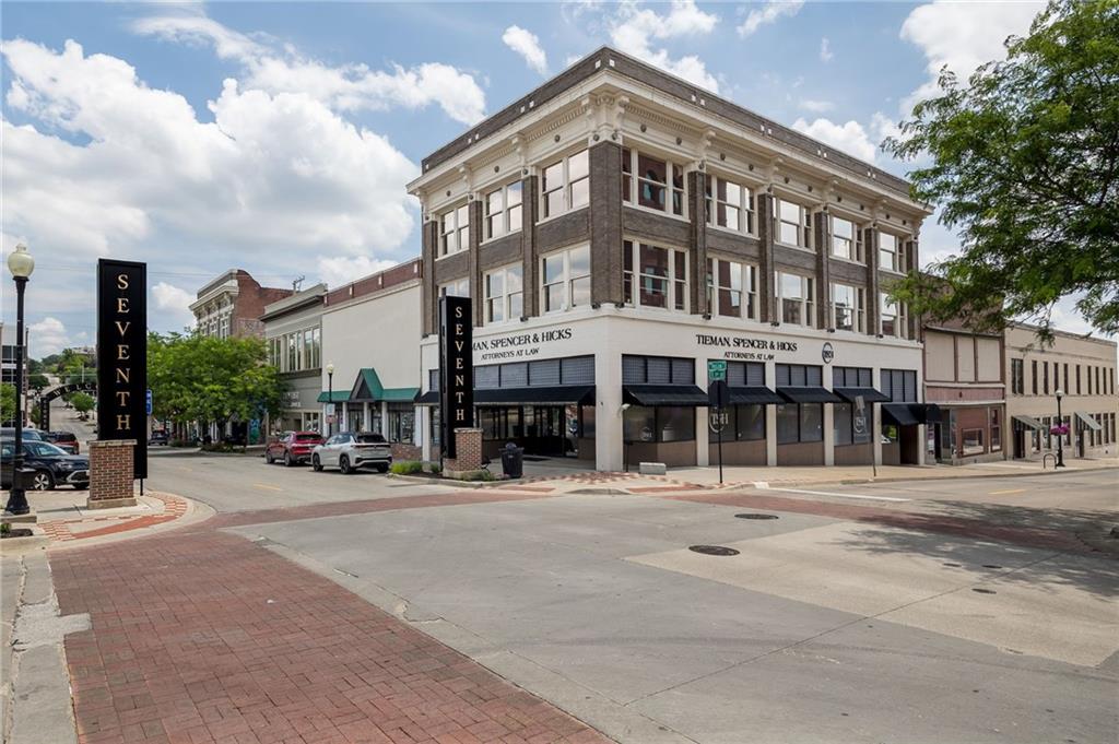 702 Felix Street, St Joseph, MO 64501