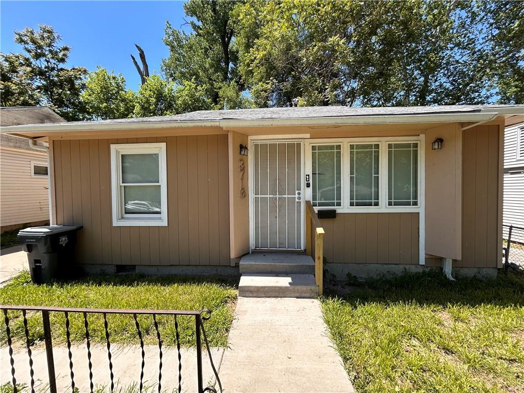 3716 MERSINGTON Avenue, Kansas City, MO 64128