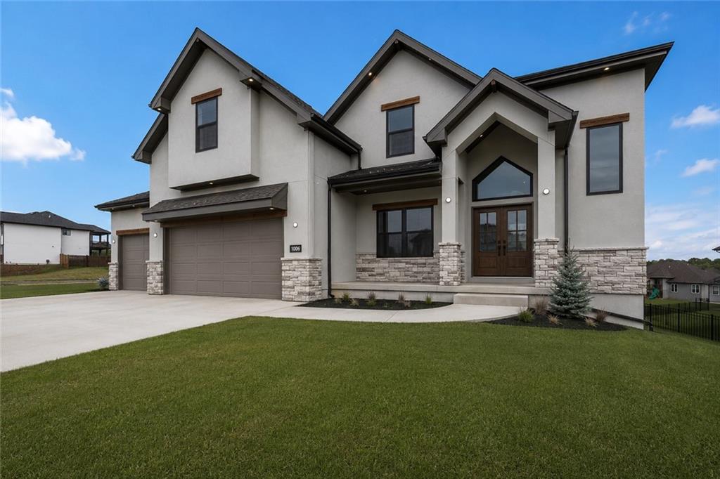 5695 Thousand Oaks Drive, Parkville, MO 64152
