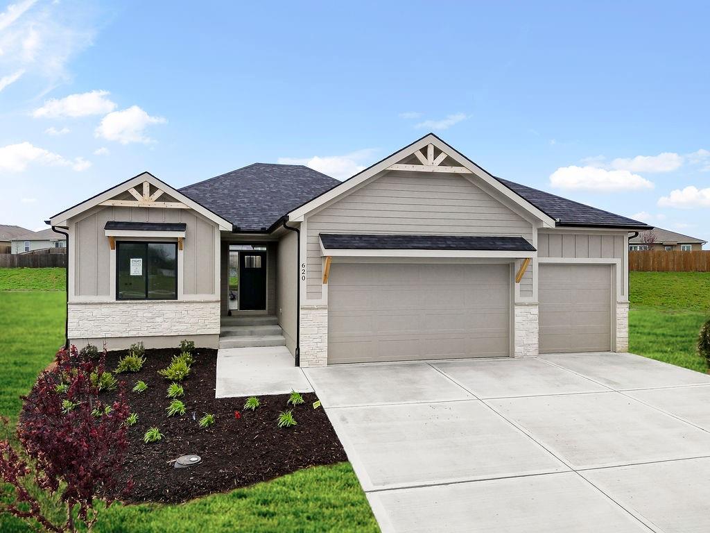 7904 SE Hoot Owl Street, Blue Springs, MO 64014
