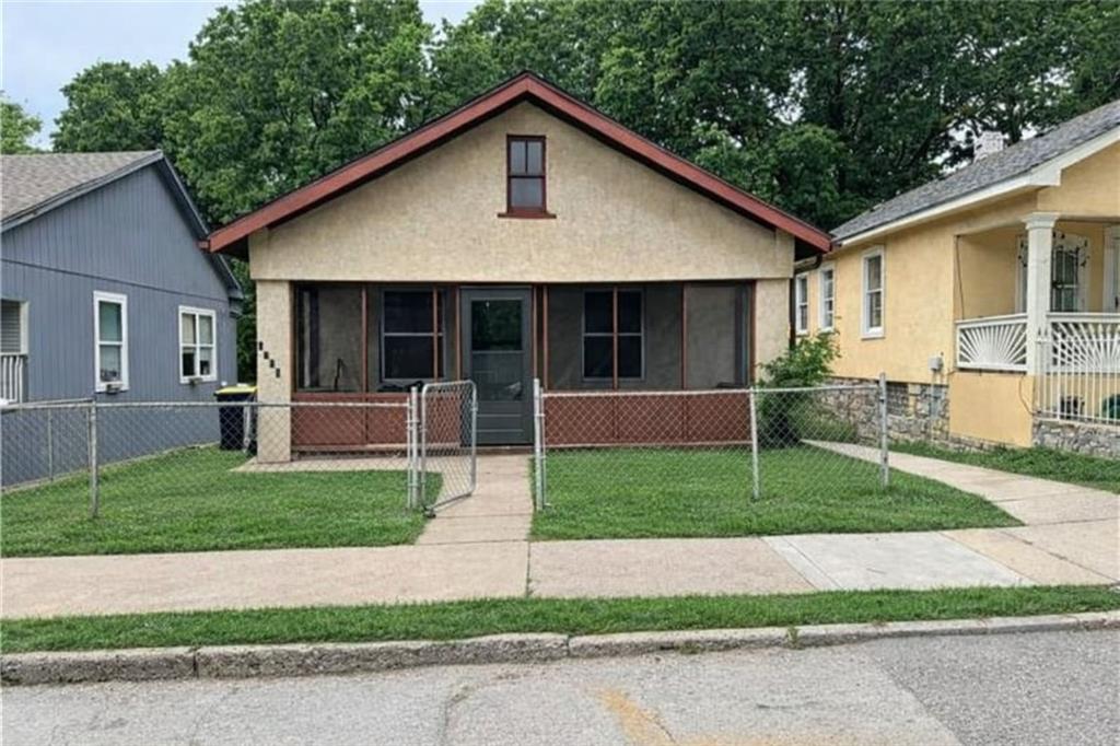 2750 Lister Avenue, Kansas City, MO 64128