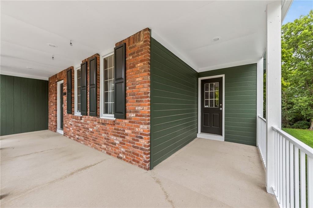 9027 N Manning Avenue, Kansas City, MO 64157