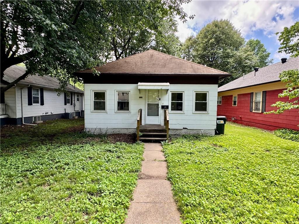 709 Rhodes Street, Grandview, MO 64030