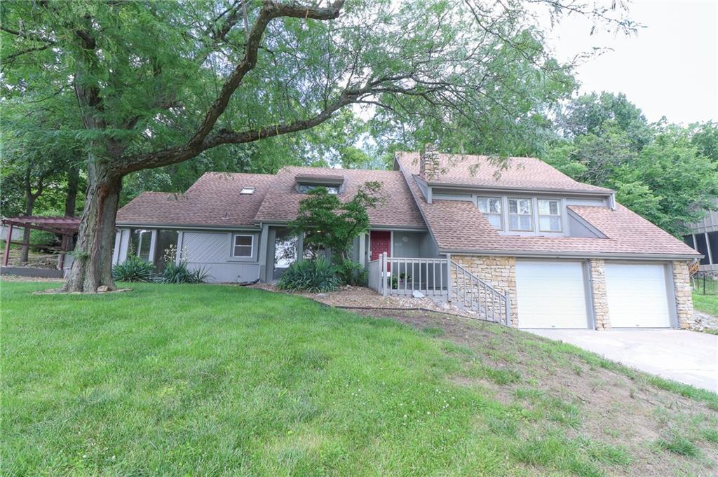 16015 Meadow Lane, Stilwell, KS 66085