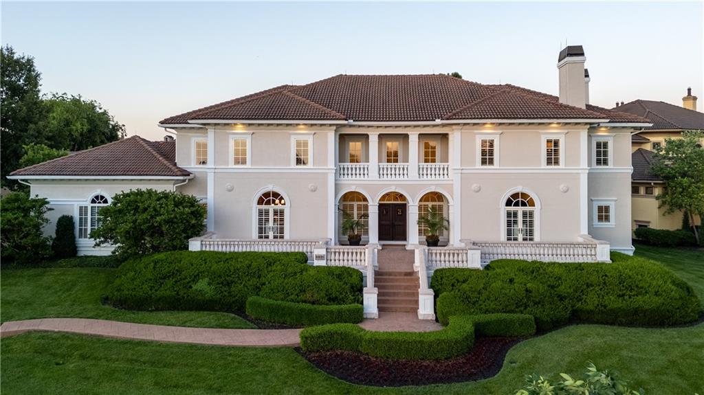 11125 Brookwood Street, Leawood, KS 66211