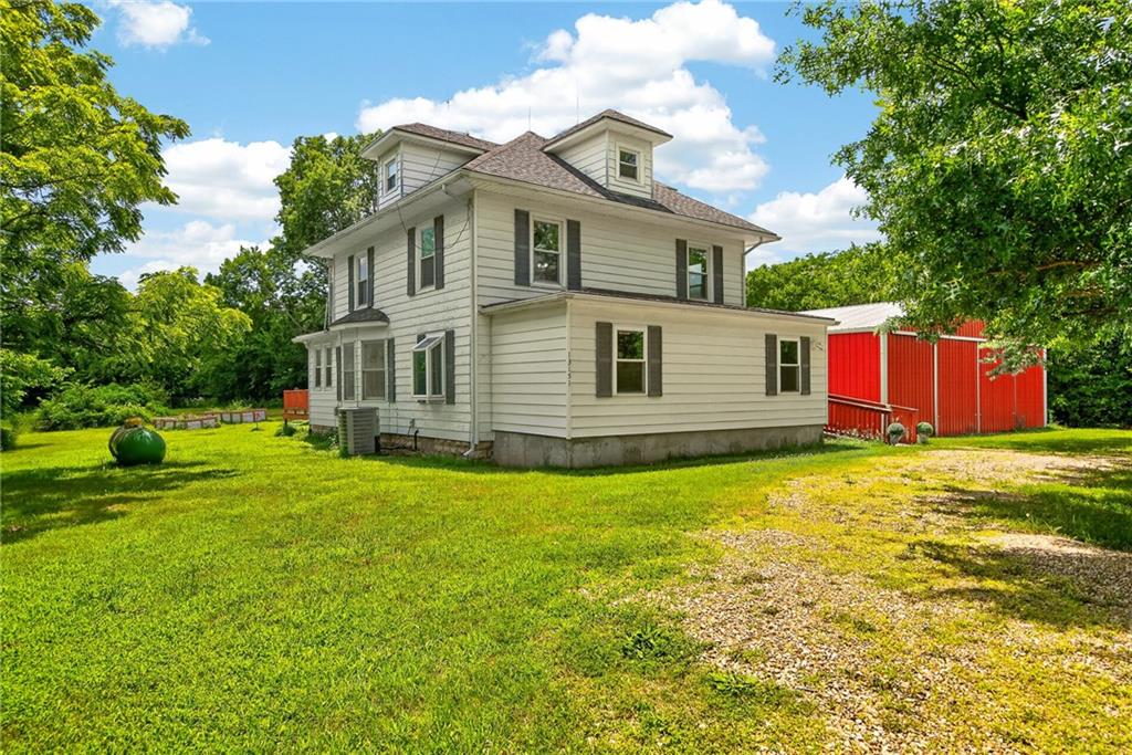 13151 62nd Street, Oskaloosa, KS 66066