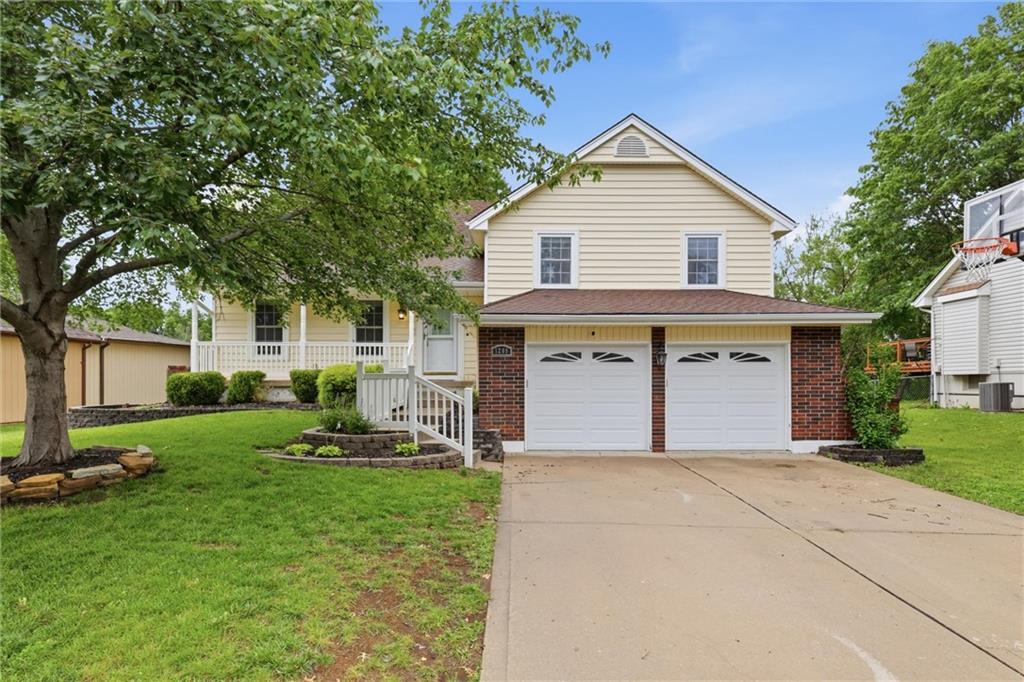 1209 SW Trail Ridge Drive, Blue Springs, MO 64015