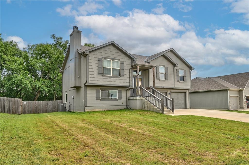 20022 W 220th Terrace, Spring Hill, KS 66083