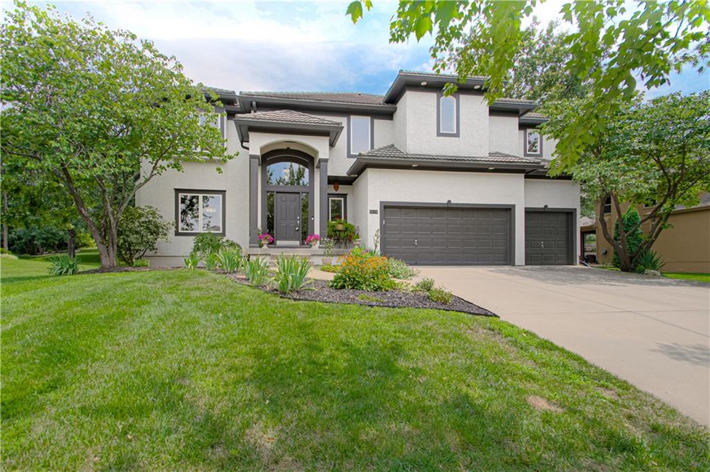 9129 Redbud Lane, Lenexa, KS 66220