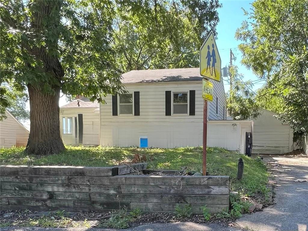 715 NE 44th Street, North Kansas City, MO 64116