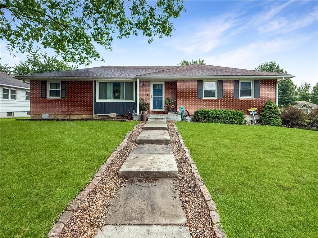 500 W 33rd Street, Higginsville, MO 64037