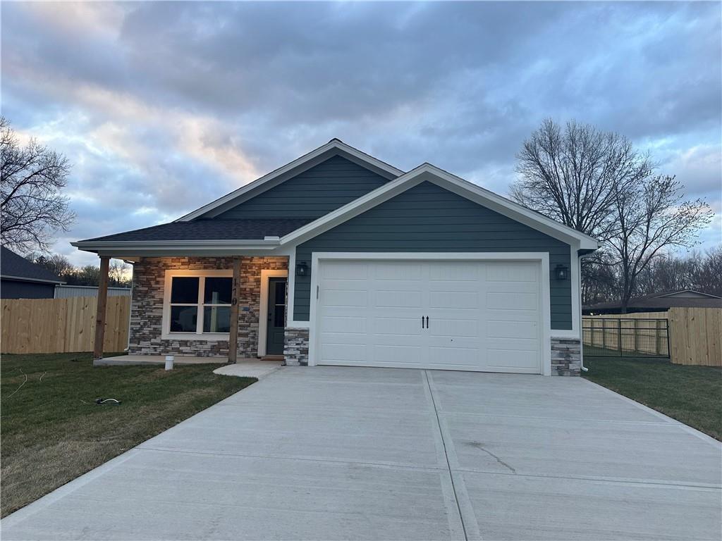 1104 S Oak Street, Plattsburg, MO 64477