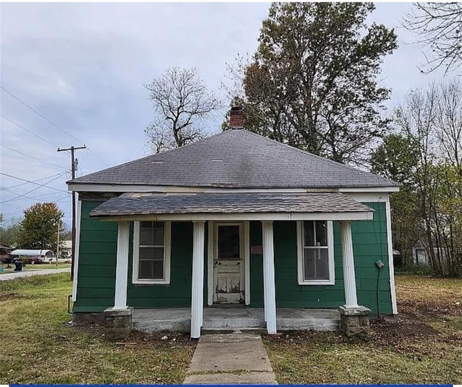 939 S Wyandotte Avenue, Baxter Springs, KS 66713