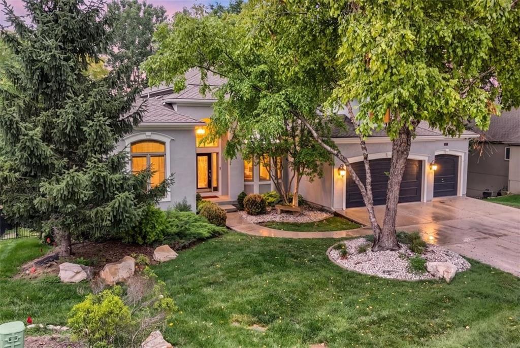 9920 Skyview Lane, Lenexa, KS 66220