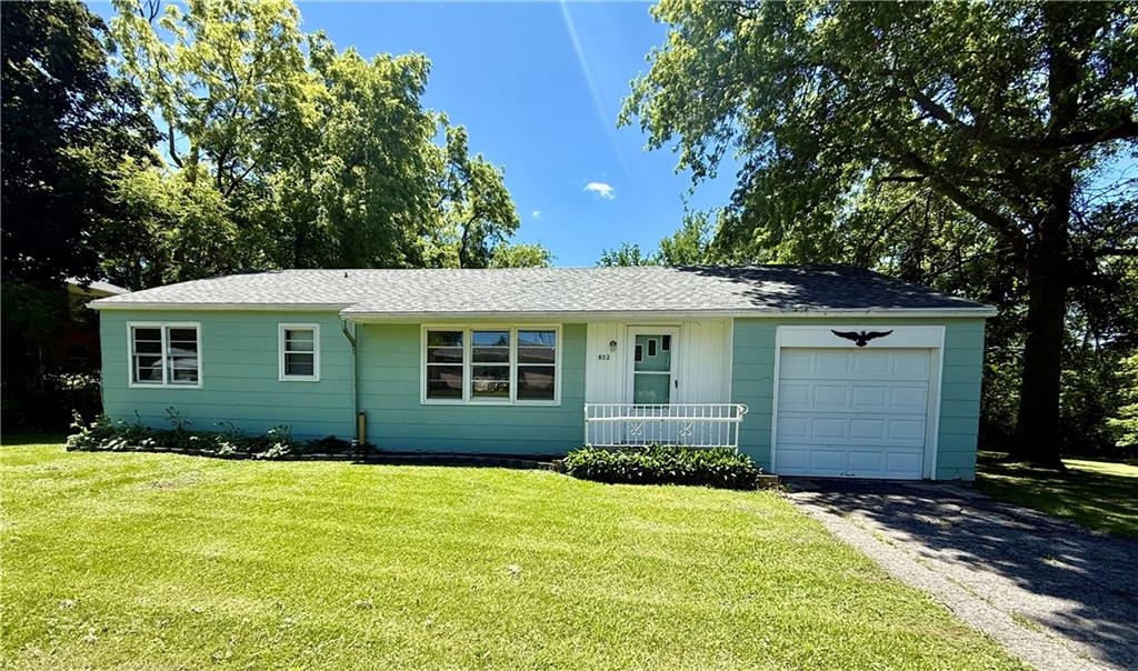 802 E Roseberry Street, Hopkins, MO 64461
