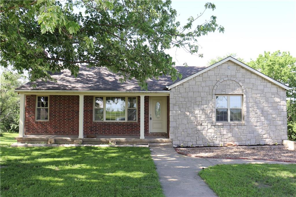 17568 Kansas Avenue, Tonganoxie, KS 66086