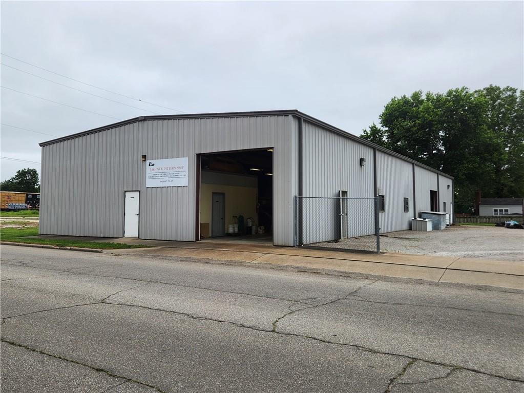 606 E 7th Street, Pittsburg, KS 66762