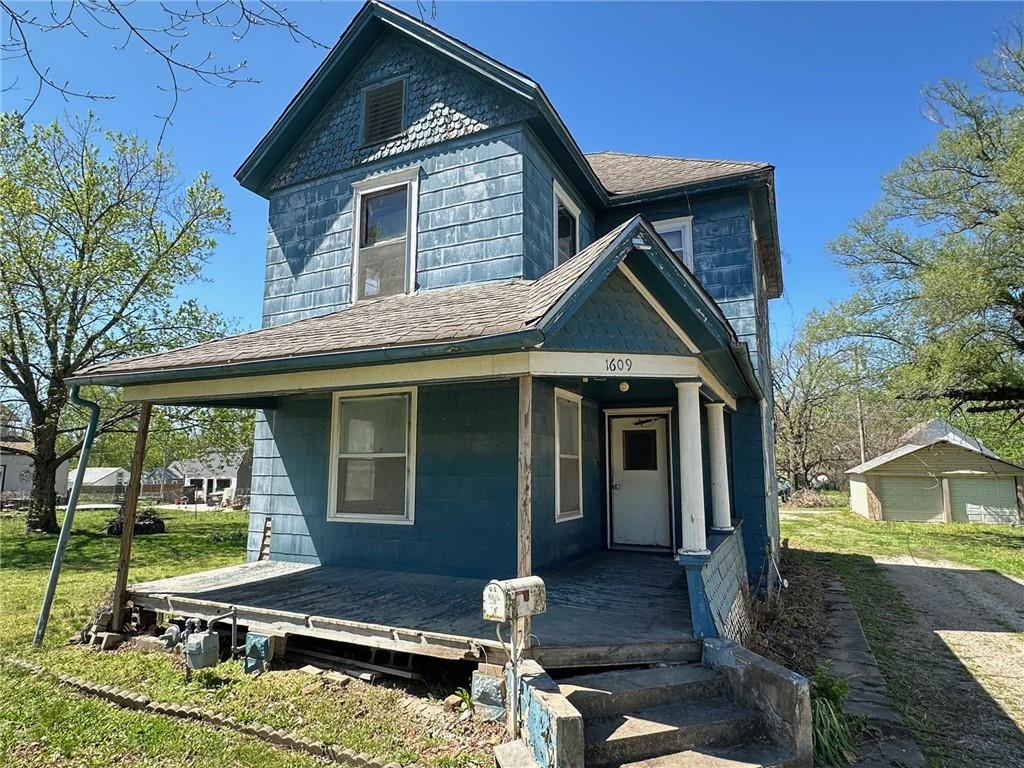 1609 S Evergreen Avenue, Chanute, KS 66720