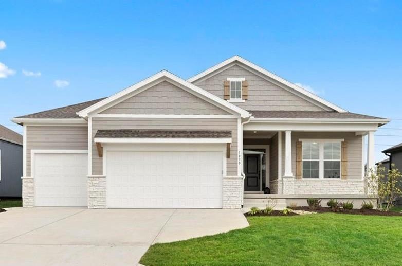 17135 S Barstow Street, Olathe, KS 66062