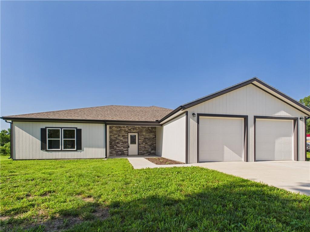 125 NW 171 Road, Warrensburg, MO 64093