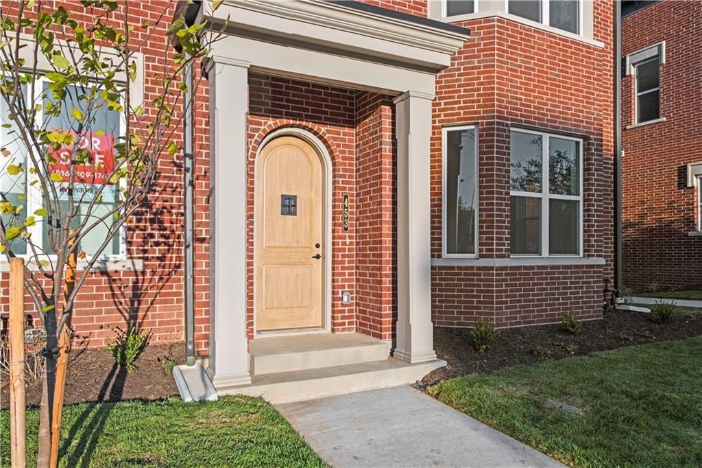 453 SW Longview Boulevard, Lee's Summit, MO 64081
