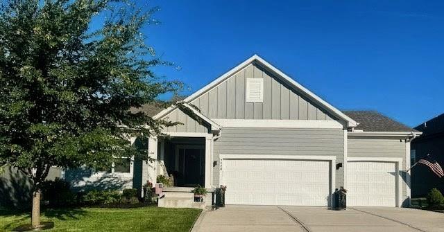 7430 Chambers Court, Kansas City, MO 64152